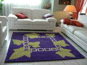 tapis violet - feuillage de lierre
